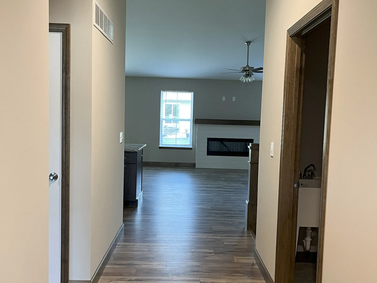 2 bed, 1900 sqft, $2,500 — Photo 2