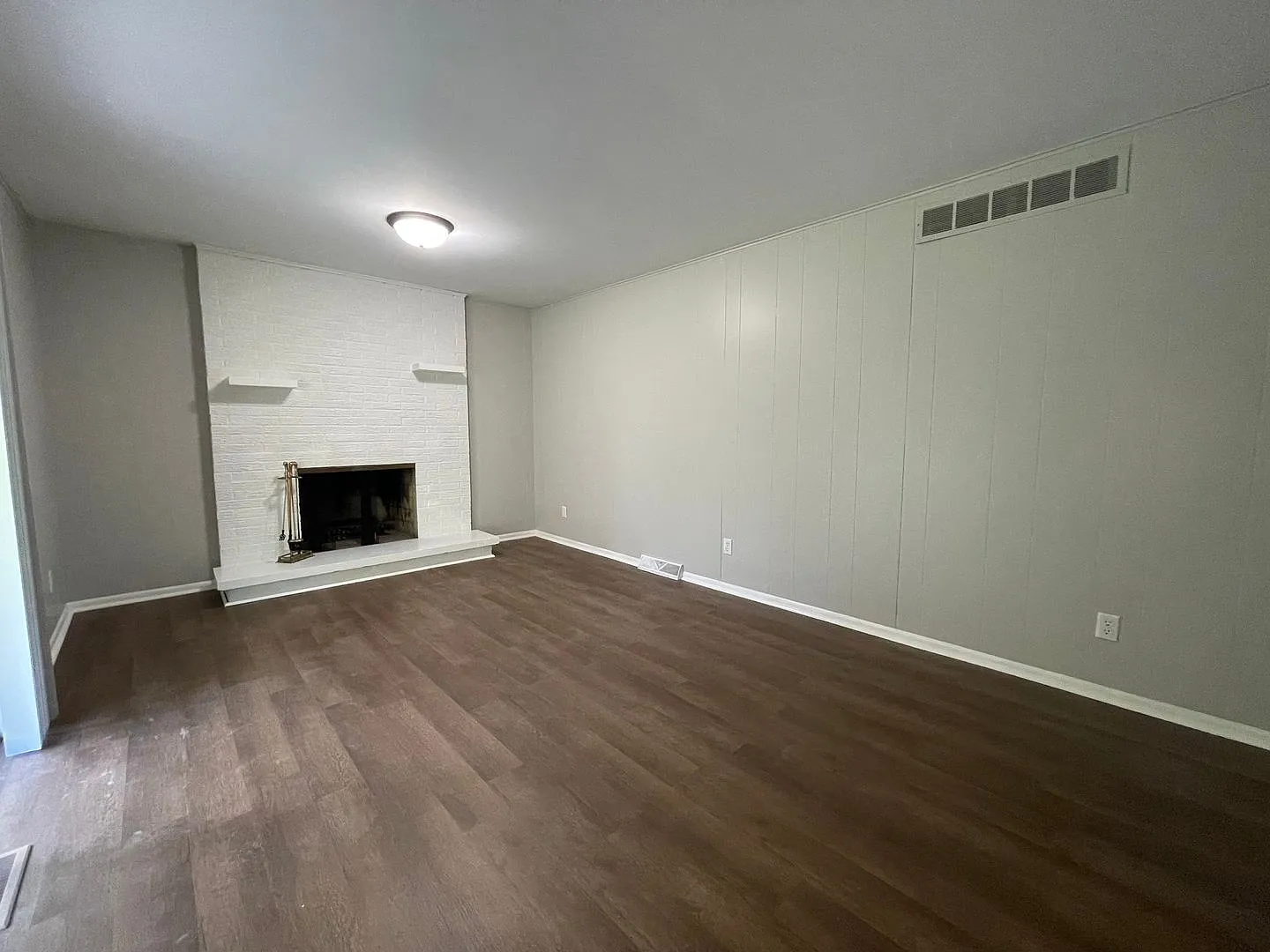 4 bed, 2.5 bath, 1820 sqft, $2,200 — Photo 2