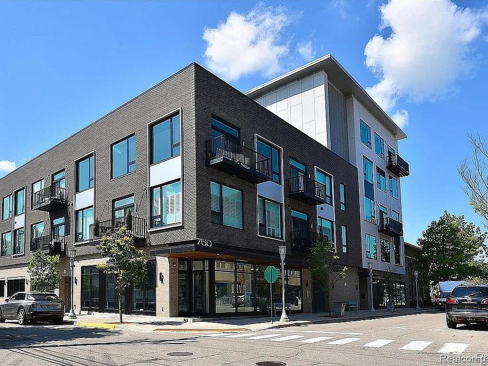 1st image of 750 Forest Ave Unit 304