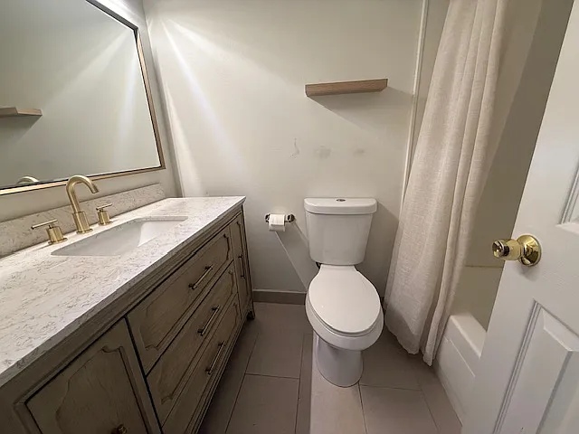310 Canterbury Ln #D — Photo 9