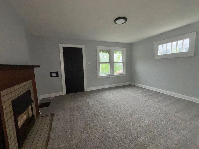 36 N Eureka Ave — Photo 2