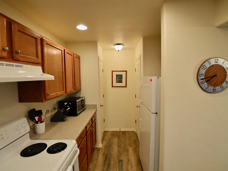 1094 Longbow Ln #F-1 — Photo 7