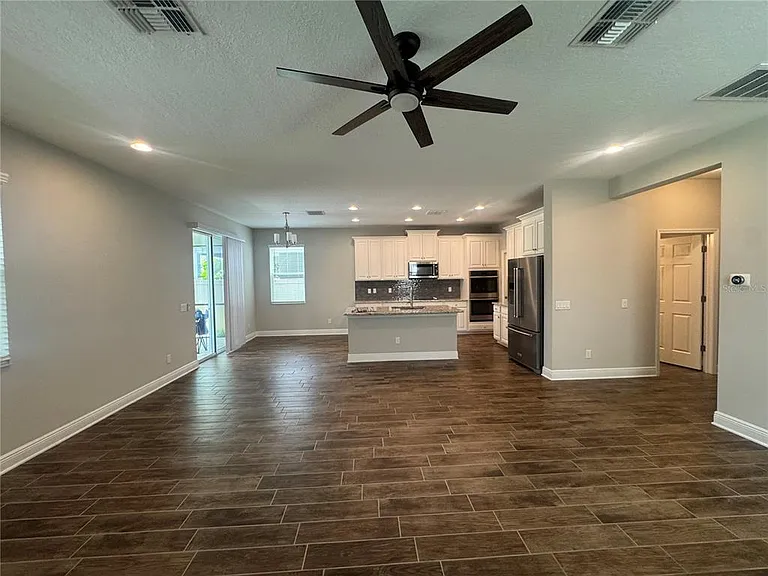 16154 Monterey Greens Cir — Photo 37