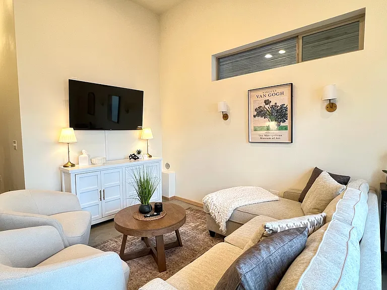 617 S Adams St #101 — Photo 1