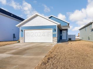 7375 24th St S, Fargo, ND