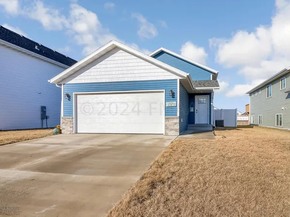 7375 24th St S, Fargo, ND 58104