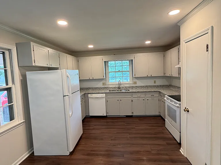 1507 E Calhoun St — Photo 2