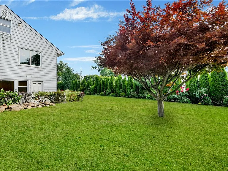 118 Van Etten Blvd — Photo 43