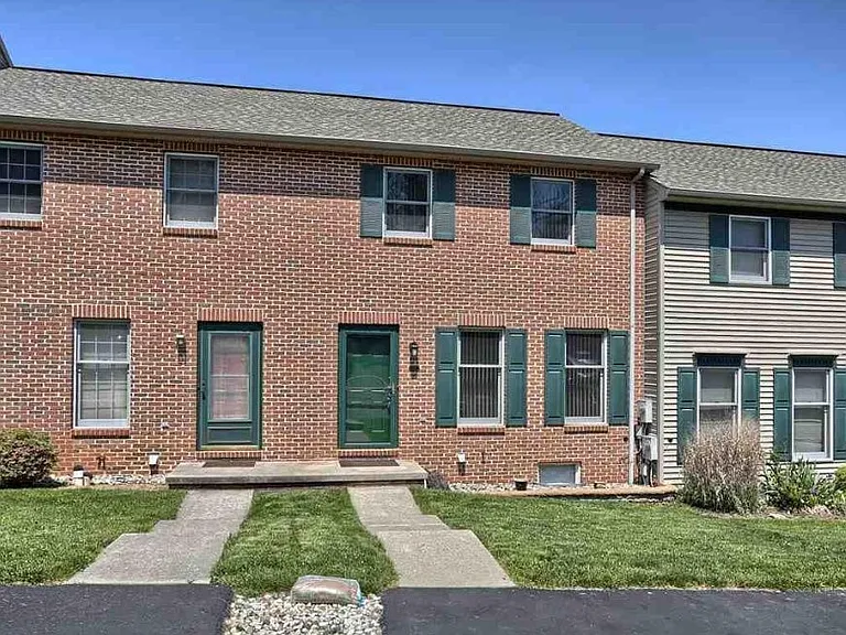 50 Ironstone Dr — Photo 2