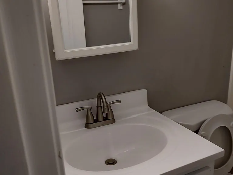 100 Sanders Ct #4 — Photo 7