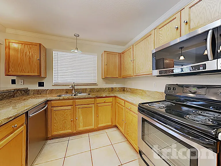 16286 N 159th Dr — Photo 10