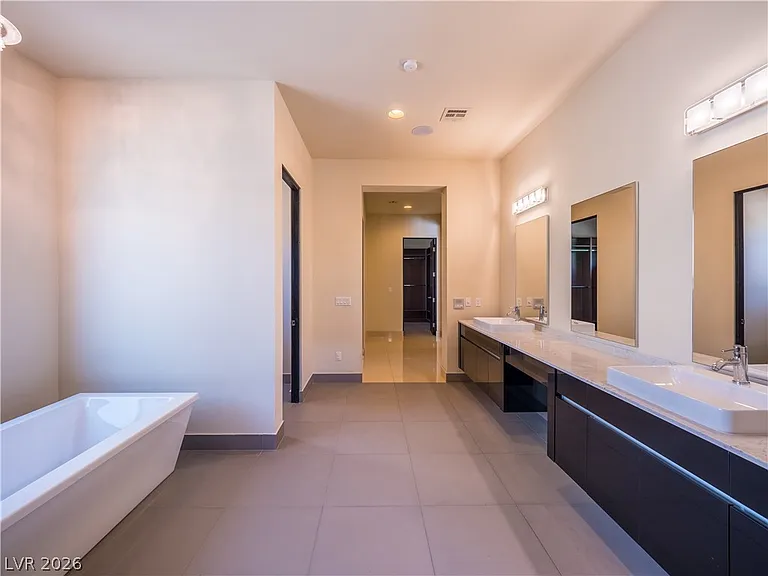 7447 Yonie Ct — Photo 26