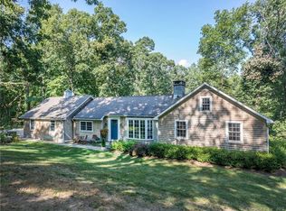 32 Jonathan Dr, Roxbury, CT 06783