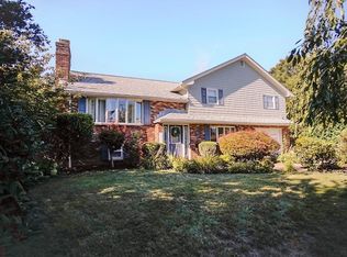 63 Wing Rd, Acushnet, MA 02743