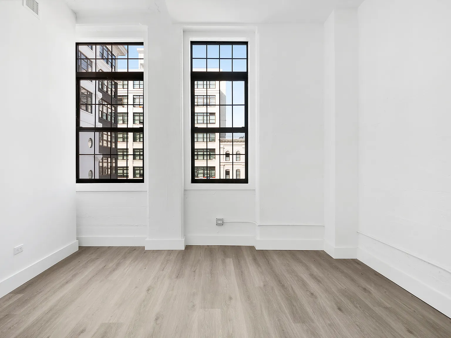 10 Grand Avenue — Photo 4