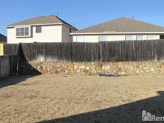2nd image of 1124 Blackburn Dr