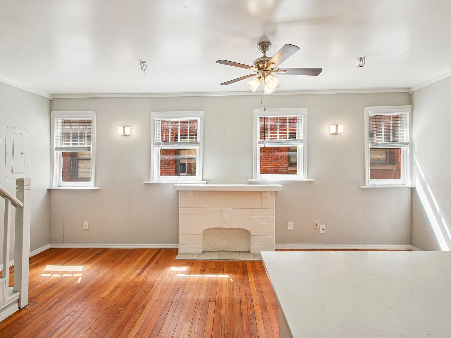 2 bed, 1.5 bath, 900 sqft, $1,065 — Photo 1