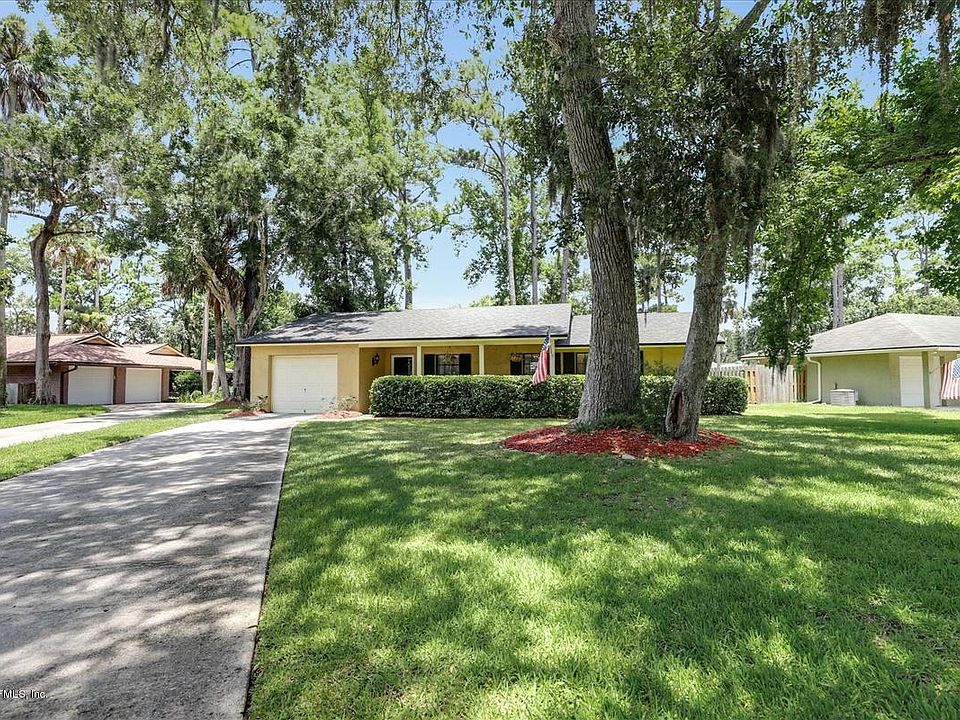 1st image of 111 Sanchez Dr W