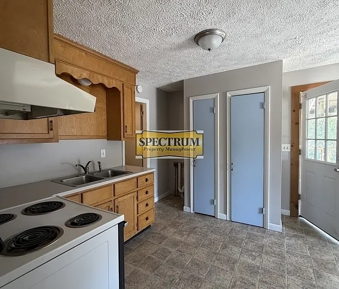6 Silver St #B — Photo 2