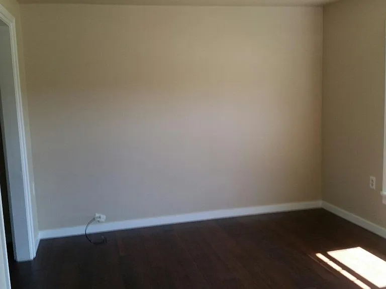 311 W 2nd St #4 — Photo 5