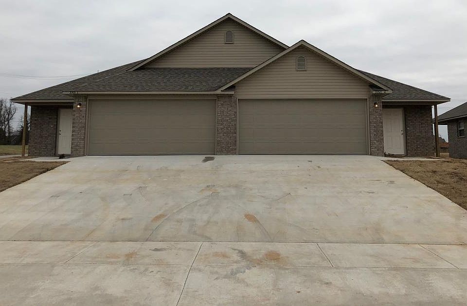 1st image of 3301 SW Windrift Ave #2