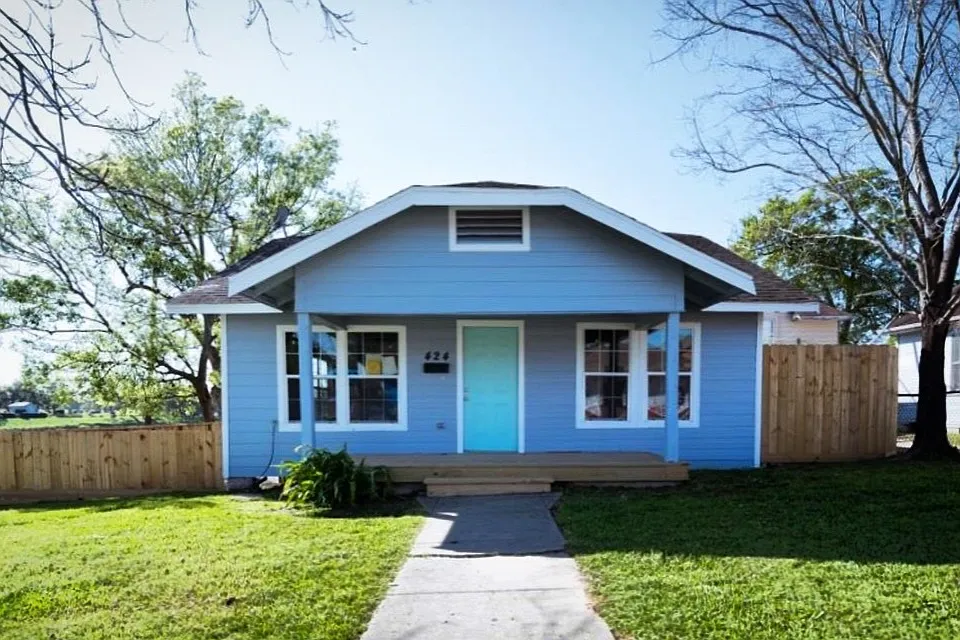 424 Forest Hill Blvd