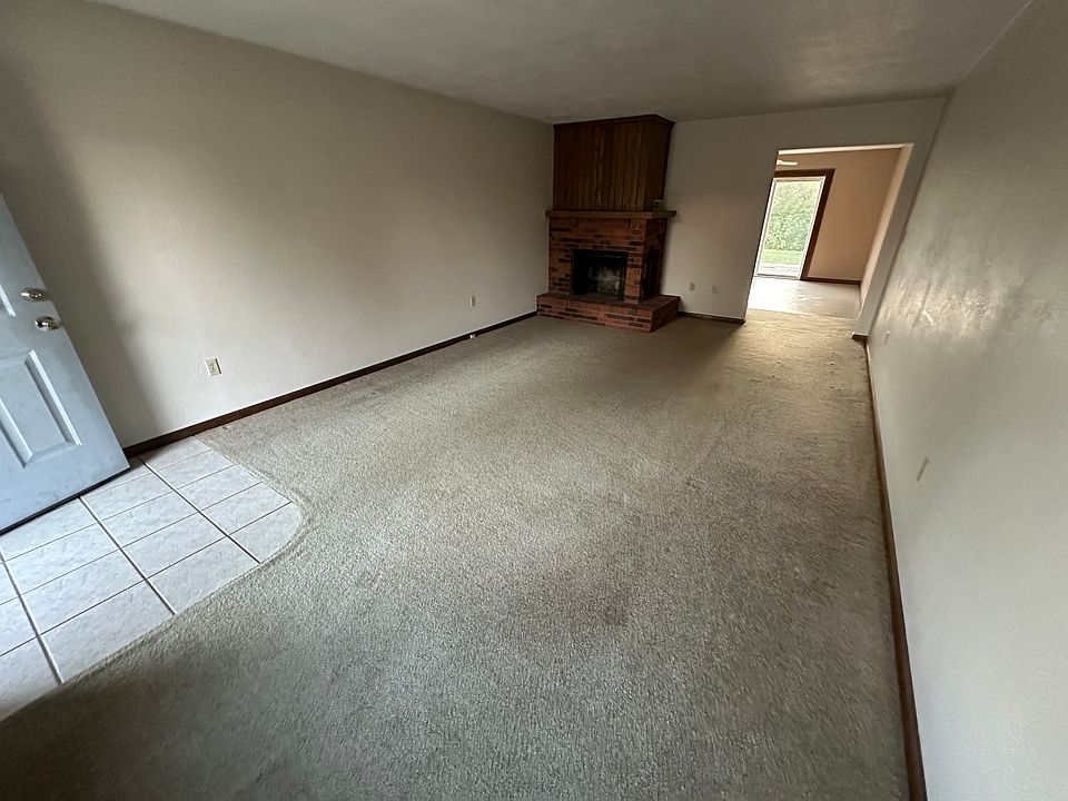 1st image of 711 & 713 Crestview Dr #713