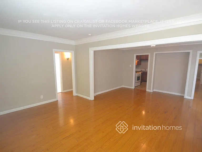 1017 W 73rd St — Photo 4