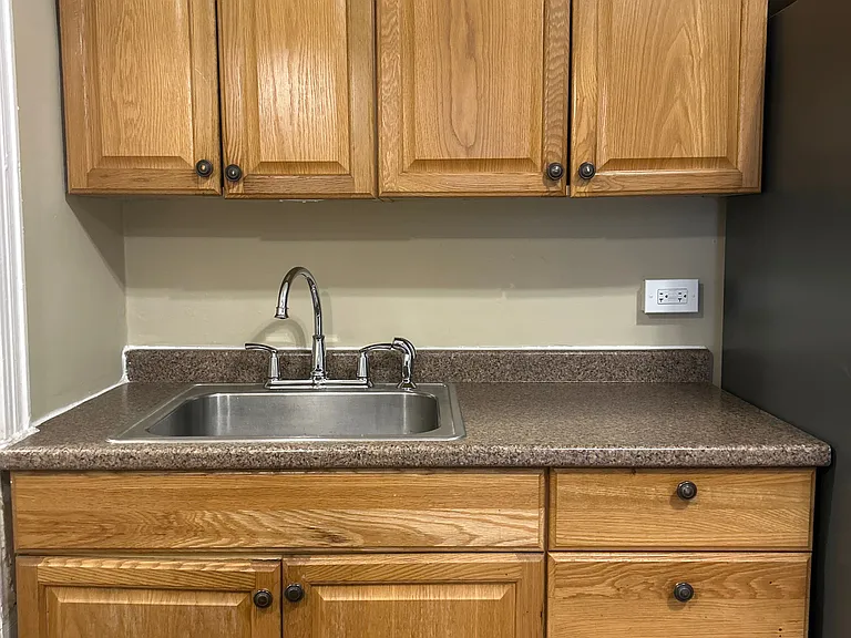 862 N Hermitage Ave #1R — Photo 5