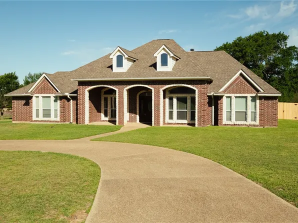 4017 Austins Estates Dr, Bryan, TX 77808