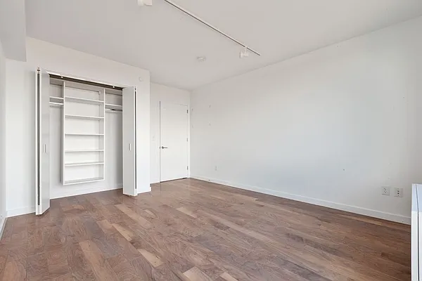 Rented by Greystar | media 24