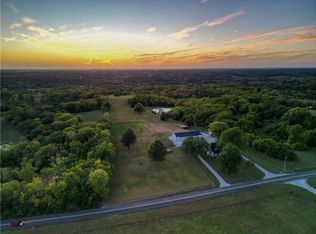 1138 S 138th St, Bonner Springs, KS 66012