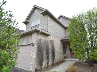9043 Mansfield Dr, Tinley Park, IL 60487