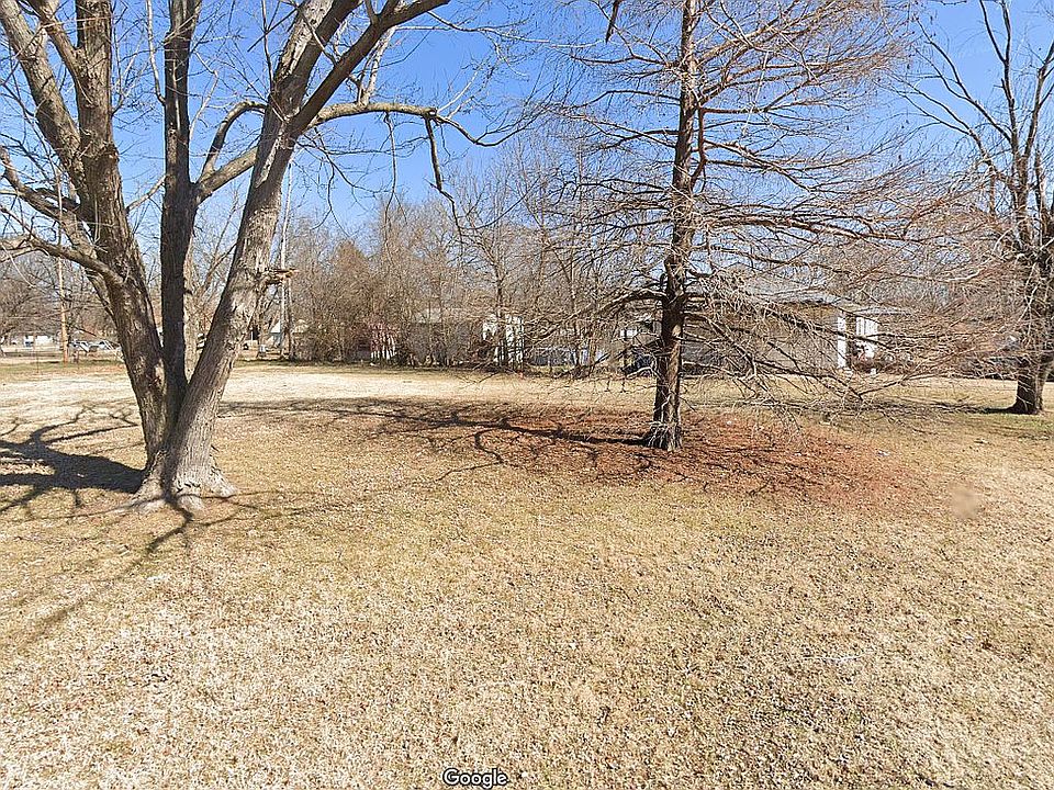 2nd image of 1405 N Kingston Pl E