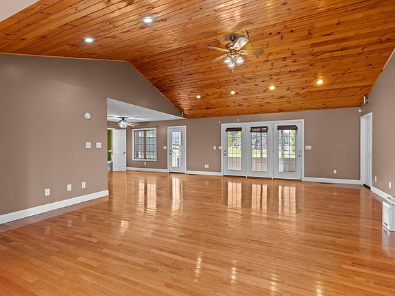 5th image of 175 Fairway Dr