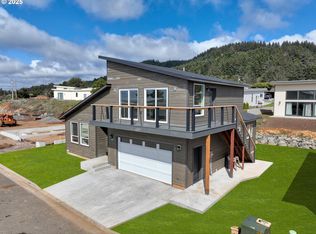 30403 Sawyer Way, Gold Beach, OR 97444