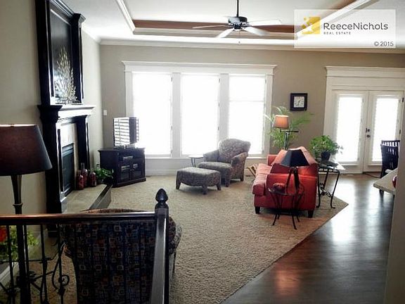 You will love living and entertaining in this wonderful open gre