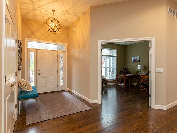 2nd image of 32922 Cayuga Heights Ln