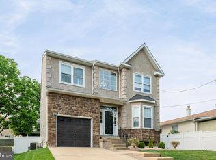 9232 Edmund St, Philadelphia, PA 19114