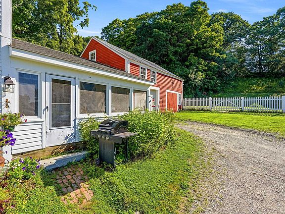 3rd image of 531 Sanborn Road