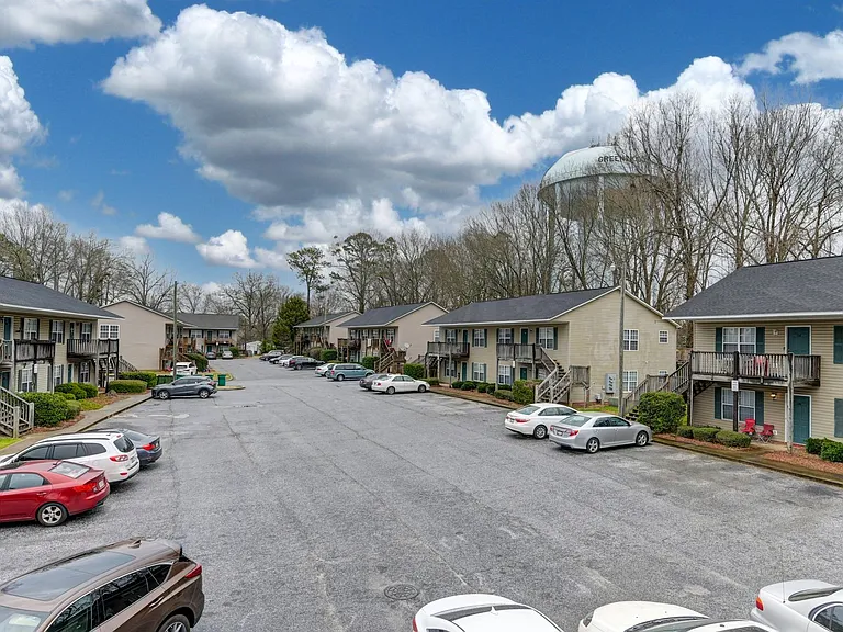124 Hazelwood Ct — Photo 4