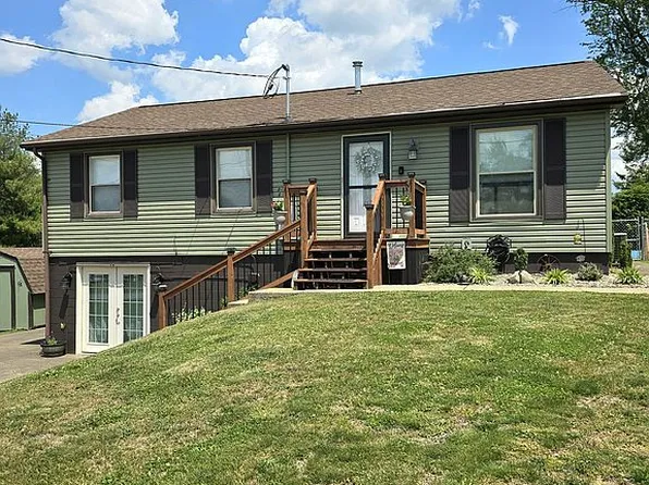 35 Pineview Dr, Parkersburg, WV 26101