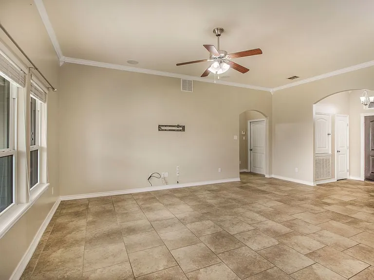 3825 Kangaroo Ct — Photo 13