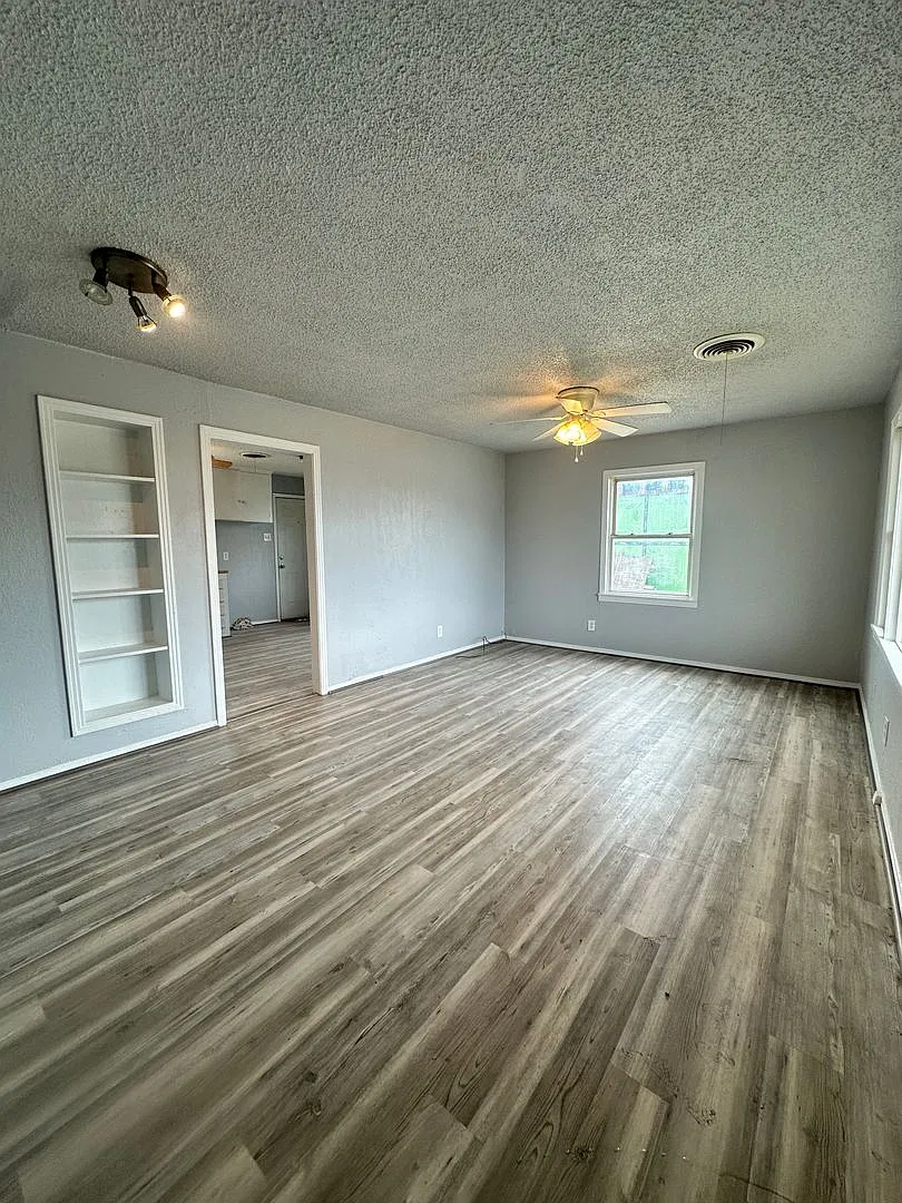 2 Bed 1 Bath Home — Photo 2