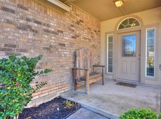 902 Gentry Dr, Leander, TX 78641