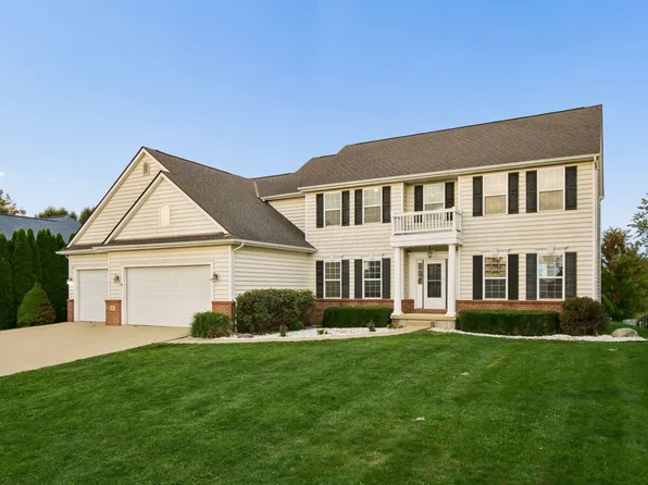 40 Waters Edge Ln, Centerburg, OH 43011