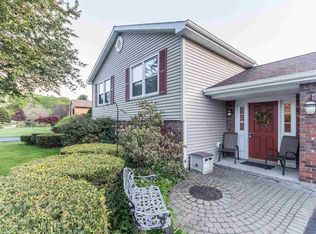 39 Olde Coach Rd, Glenville, NY 12302