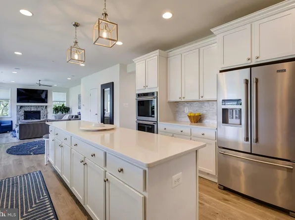 818 Quatar St, Fort Washington, MD 20744