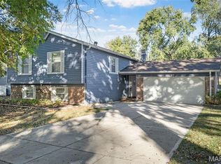 177 Tortuna Dr, Ballwin, MO 63021