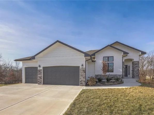 13404 Oakridge Dr, Kearney, MO 64060